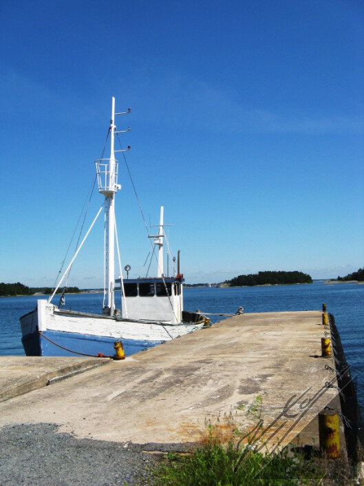 An old ship at a port in Archipelago sea. Vanha laiva satamassa Saaristomerellä.