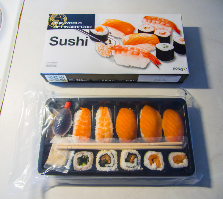 Sushi-meal-as-a-house-warming-gift-from-my-parents-CRW_1572.jpg